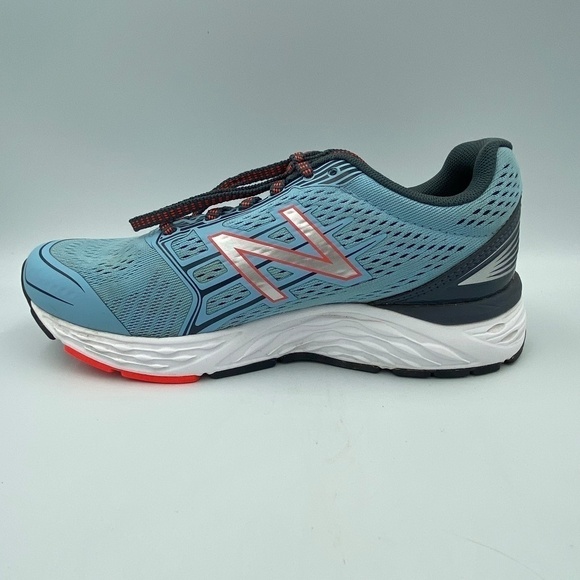 New Balance Blue and Gray Athletic Shoes with Fresh Foam Cushioning - Picture 9 of 16